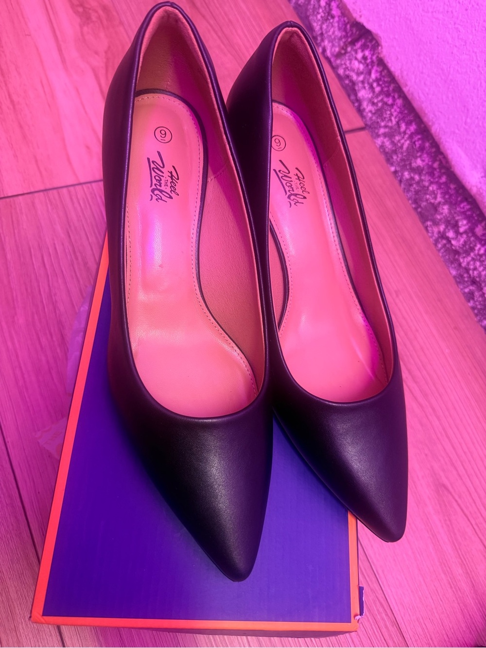 Pointed Toe Black Pumps by